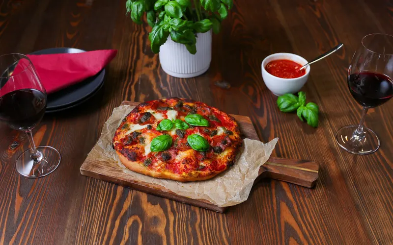 Pepperonipizza pestolla
