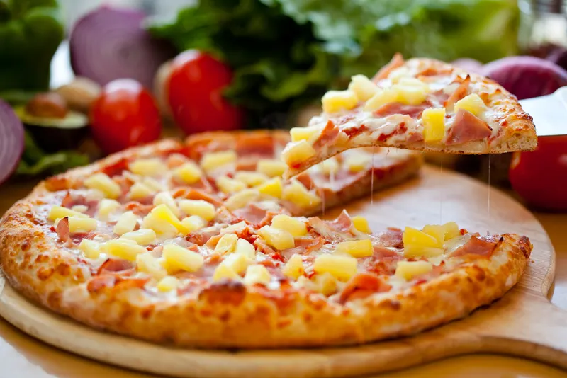 Kinkku-ananaspizza