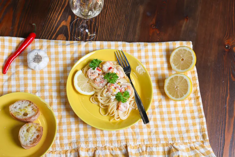 Kermainen katkarapupasta